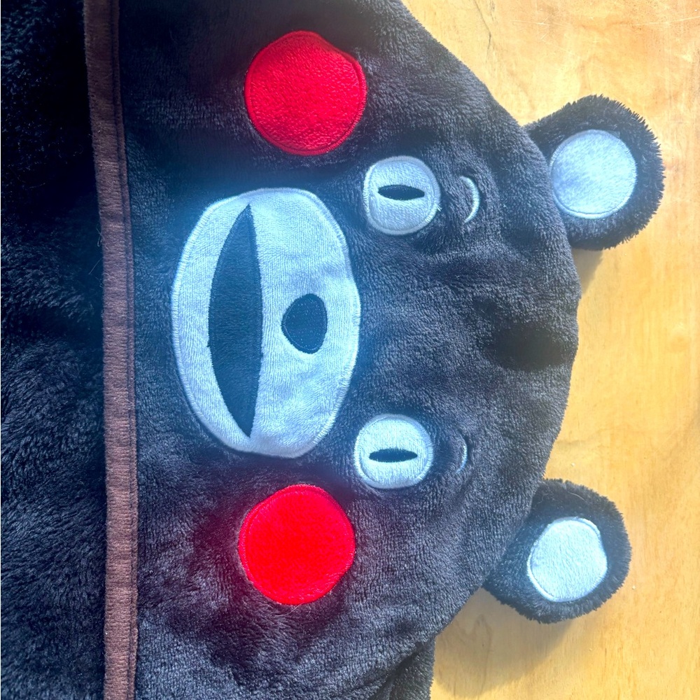 Kumamon blanket hooded cape